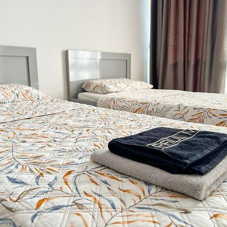 טיראנה Scanderbeg Square 2Br Apt מראה חיצוני תמונה