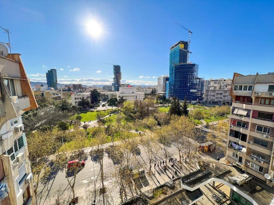 טיראנה Scanderbeg Square 2Br Apt מראה חיצוני תמונה