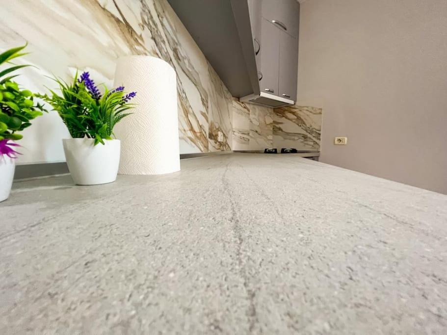 טיראנה Scanderbeg Square 2Br Apt מראה חיצוני תמונה